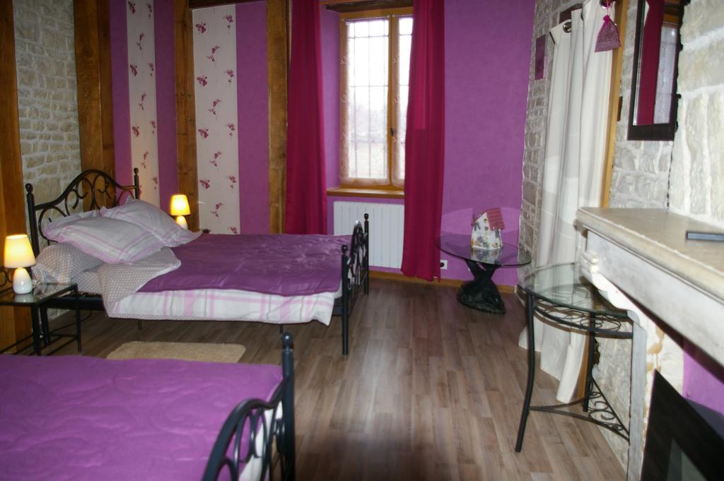Gite Au Chalet Laferté-sur-Aube الغرفة الصورة