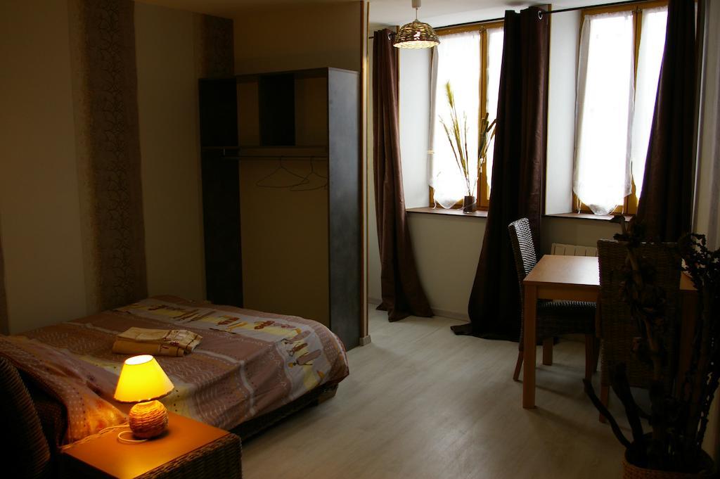 Gite Au Chalet Laferté-sur-Aube الغرفة الصورة