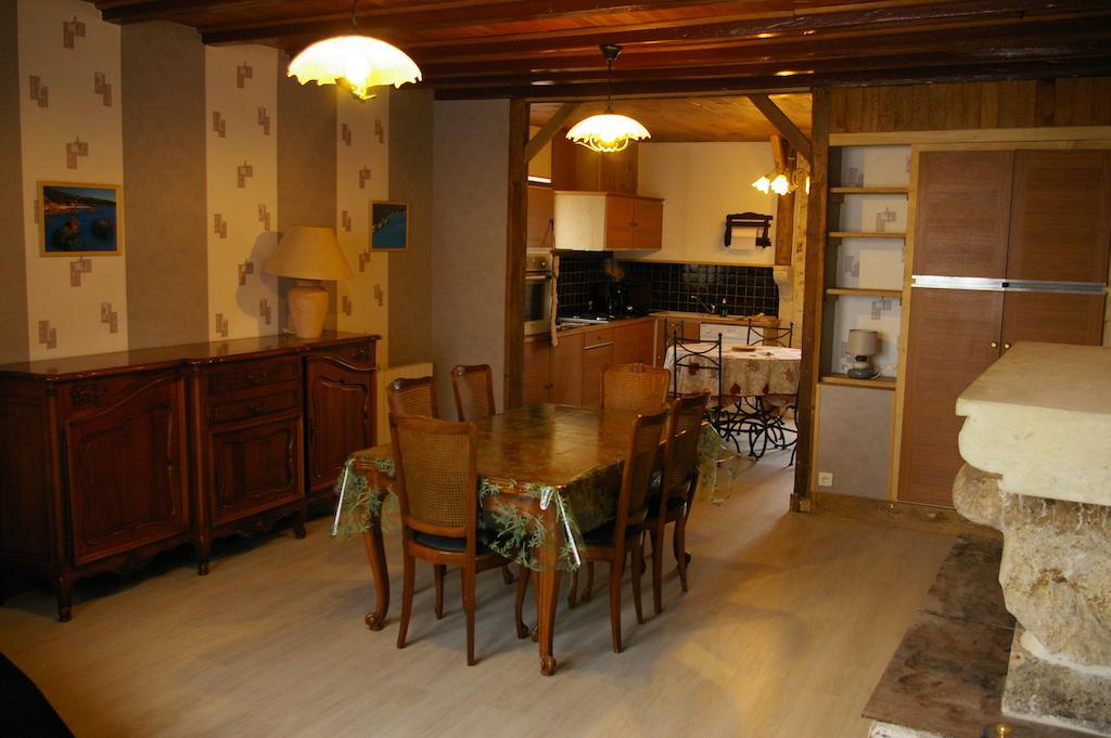 Gite Au Chalet Laferté-sur-Aube الغرفة الصورة