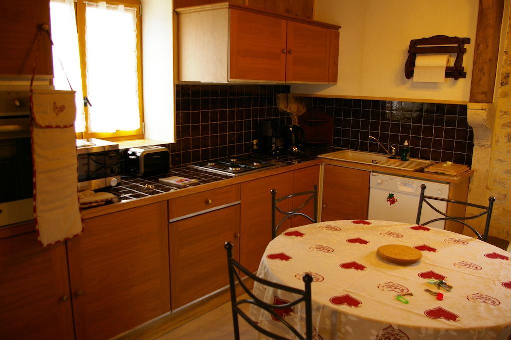Gite Au Chalet Laferté-sur-Aube الغرفة الصورة